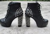 Lita Inspired com Spikes